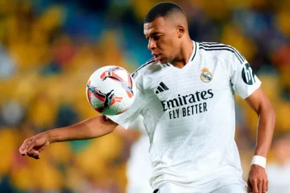Kylian Mbappe PSG Vertragsstreit Real Madrid Star vor Gericht mit.webp