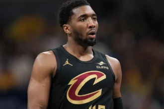 Donovan Mitchell spricht ueber eine moegliche Zusammenarbeit mit LeBron James.webp