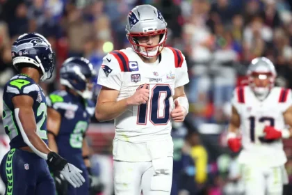 Ist Drake Maye der naechste Dan Marino oder Joe Burrow.webp