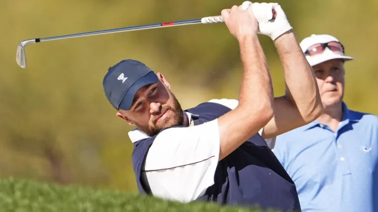Travis Kelce schafft es beinahe beim Phoenix Open Pro Am Daniel.webp