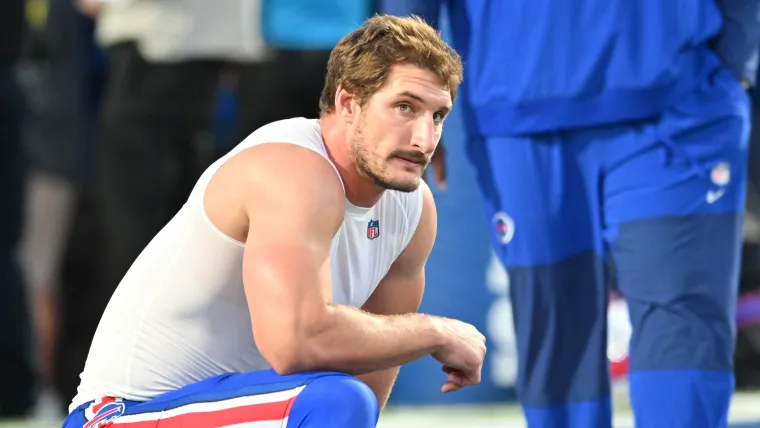 Die 49ers kuerten Matt Sullivan den ehemaligen Bills Edge Rusher mit 77.webp