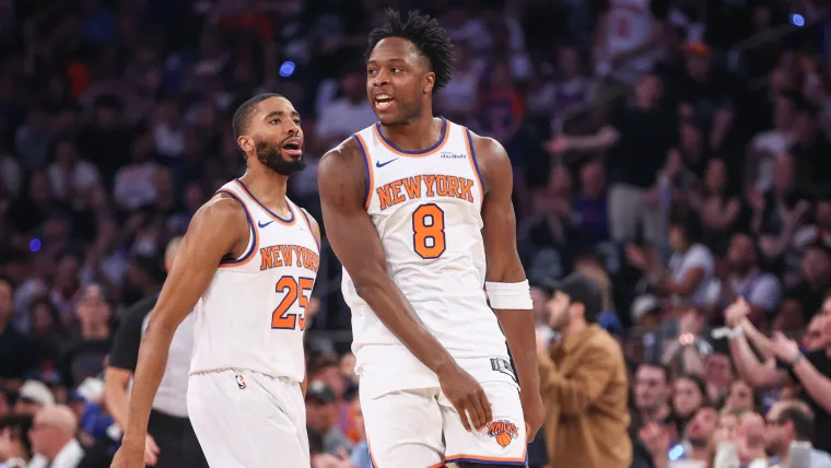 OG Anunoby wird von Knicks Trainer Mike Brown C Martin Magsino.webp