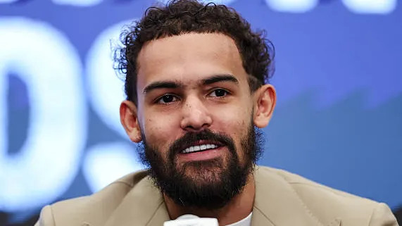 Wie Darius Acuff Jr Vergleiche mit NBA Star Trae Young Horace