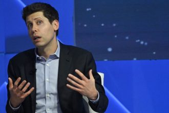 Sam Altman de OpenAI busca 7 billones de dolares para