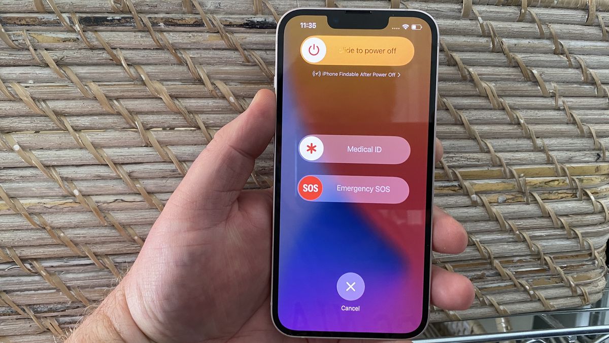 Esta funcion del iPhone llama silenciosamente a los servicios de