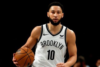 El entrenador de Simmons insinua que el base de los