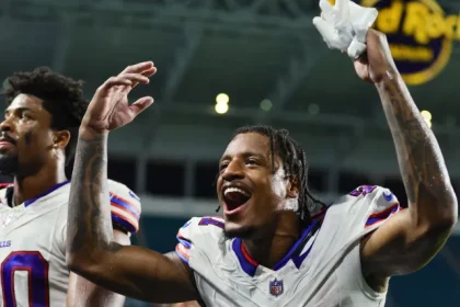 Bills Pro Bowler predijo hacer la salida de Buffalo Official.webp