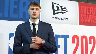Cooper Flagg listo para brillar en la liga de verano.webp