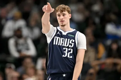 Nikola Jokic elogia a Cooper Flagg despues de la victoria.webp