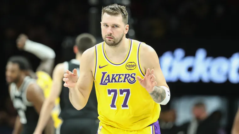 Se insta a los Lakers a emparejar a Luka Doncic.webp