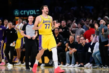 Predicciones y selecciones de Lakers vs Rockets ultimas probabilidades de.webp