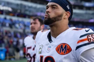 El mariscal de campo de los Bears Caleb Williams dispara.webp