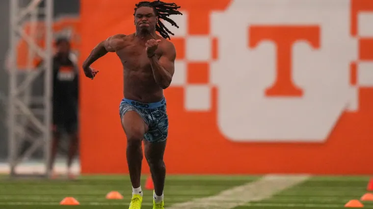 Jermod McCoy acaba de correr las 40 yardas mas importantes.webp