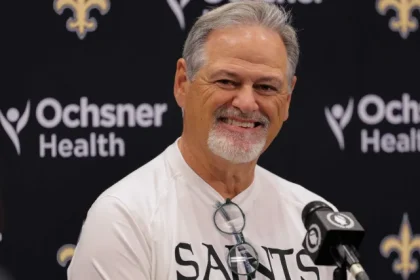 Los Saints intercambian ideas y cambian selecciones con los Giants.webp