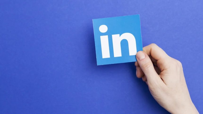 1709570429 Comment ajouter une experience de benevolat sur LinkedIn.webp