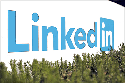 Comment ajouter un badge dembauche sur LinkedIn