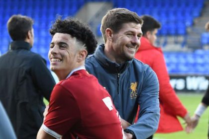 La reponse hilarante de Steven Gerrard a la performance de