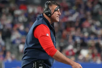 NFL INSIDER PROBLEMES VERIFICATION DE REALITE POUR PATRIOTS Mike Vrabel.webp