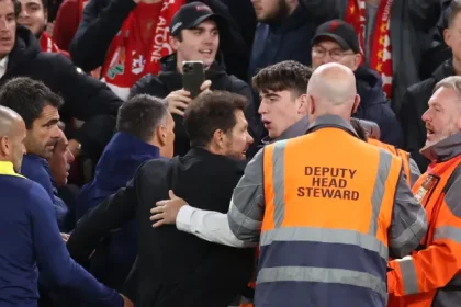Pourquoi Diego Simeone a t il ete envoye a Anfield LAtletico Madrid.webp