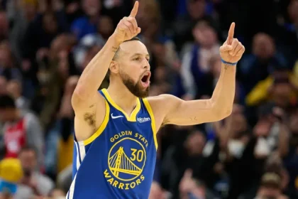 La performance de 48 points de Stephen Curry devrait forcer.webp