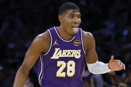 Lecrivain pense que les Lakers ont commis une erreur en.webp