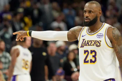 Les Lakers LeBron James revient sur la sequence historique de.webp