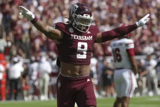 Myles Garrett aide t il CBS se moque de la surprise.webp