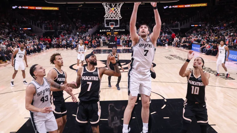 Ladversaire des Hawks exhorte Atlanta a repenser la promotion controversee.webp