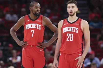 Les Rockets devraient ajouter un agent libre veteran pour pousser.webp