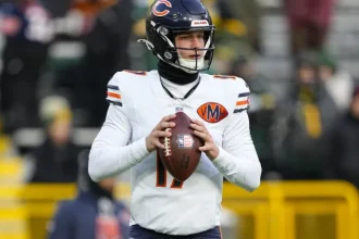 Les rumeurs commerciales des Bears QB devraient saccelerer avec la.webp
