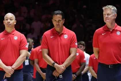 Steve Kerr prend la defense de Spoelstra apres avoir decide.webp