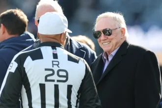 La decision des Cowboys de reaffecter le numero 94 cree
