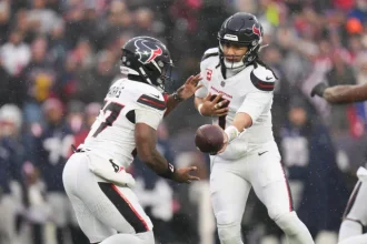 Les Texans nommes au premier rang pour le QB Caleb