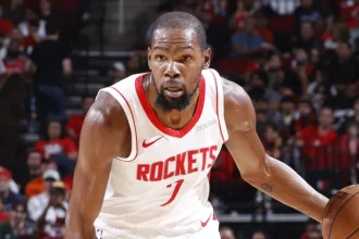 Les Rockets devraient echanger lancien attaquant mecontent des Lakers contre