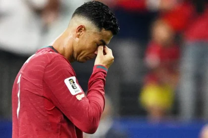 Regardez Cristiano Ronaldo emu aux larmes a lexpiration du temps
