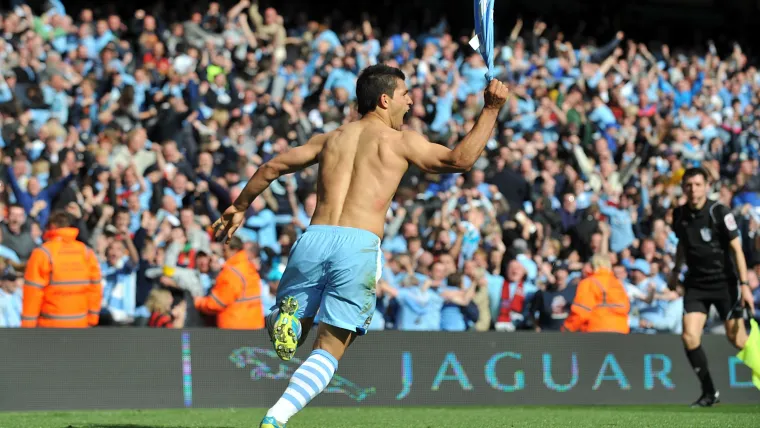 Sergio Aguero festeggia il suo vincitore contro il QPR Sergio Aguero festeggia il suo vincitore contro il QPR
