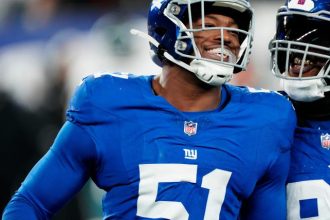 I Jaguars acquisiscono un giovane pass rusher in uno scambio