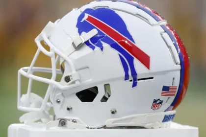 Bills ha proposto il commercio con Vichinghi Targets Stud Defender.webp