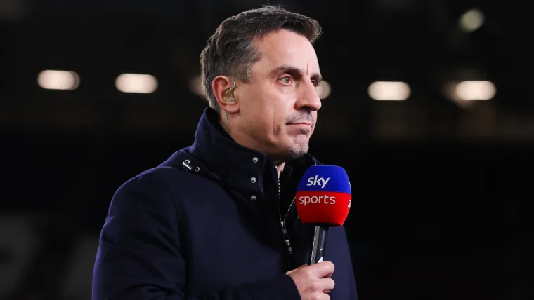 Gary Neville manda un avvertimento di angoscia e dolore a.webp