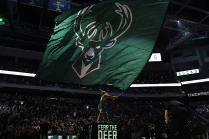 Bucks Trade Idea da a Milwaukee Young Talent in Risky.webp