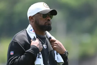 NFL Insider mette in dubbio il futuro di Mike Tomlin.webp