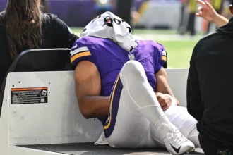 Vikings Wr Rondale Moore e stato trasmesso nella prima partita.webp