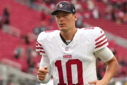 Mac Jones brilla per 49ers in OT Victory su Rams.webp