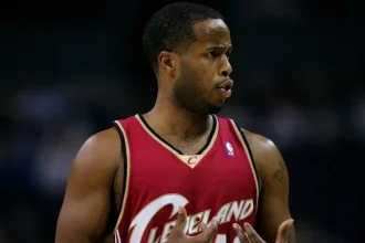 Cosa sapere sullex giocatore NBA Damon Jones dopo larresto di.webp