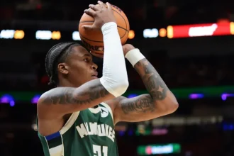 I Rockets ingaggiano la versatile scelta al draft dellex Bucks.webp