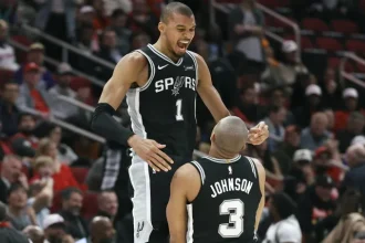 Pronostico Spurs vs Suns quote statistiche e scelte per lo.webp