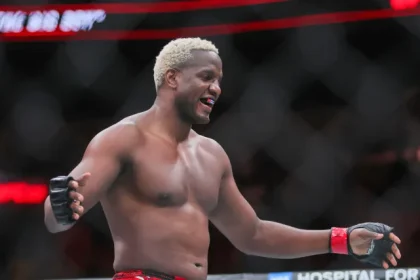 Robelis Despaigne mette KO Junior dos Santos con la brutale