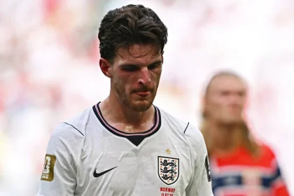 Waarom werd Declan Rice gewisseld tijdens de rust van de