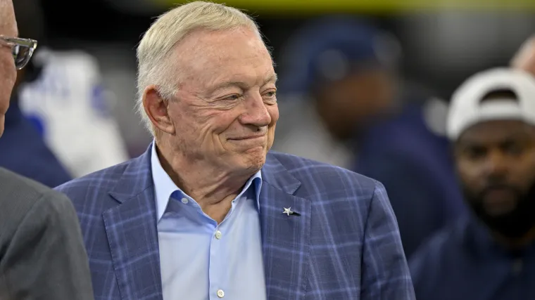 Jerry Jones z Cowboys wygłasza niesamowity komentarz dotyczący terminu handlu, który rozzłości fanów Adama Schultza