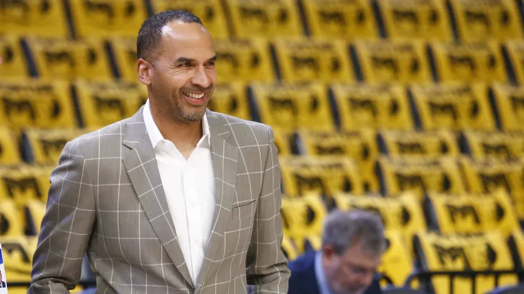 Lakers powinni pozyskać obrońcę czterokrotnego mistrza NBA Mavericks po zwolnieniu Caleba Hightowera przez Nico Harrisona